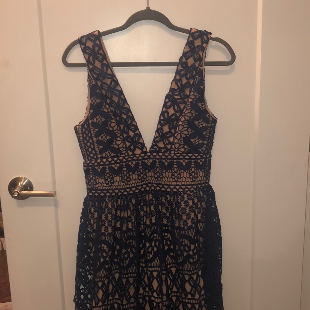 Nasty Gal - Lace Midi Dress